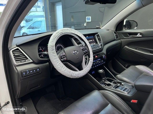 Hyundai Tucson 2.0 CRDi 4WD Auto Premium - 7
