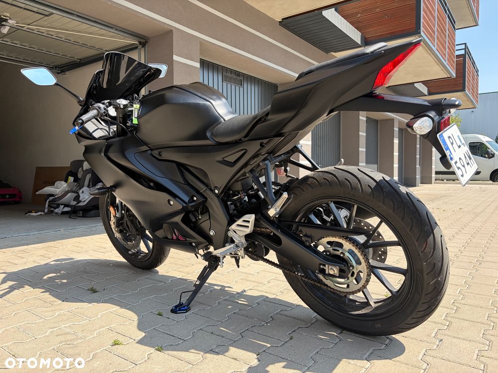 Yamaha YZF - 3