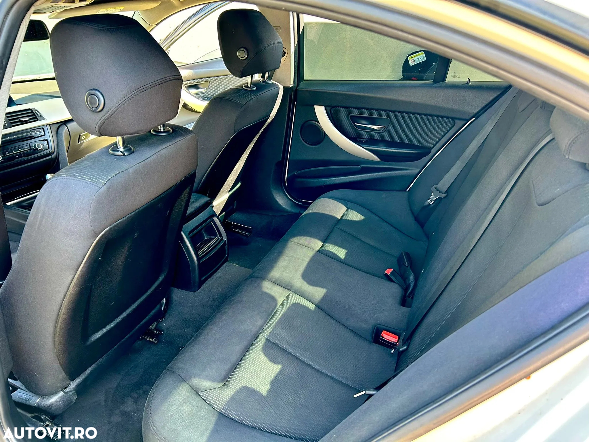 BMW Seria 3 318d Aut. - 5