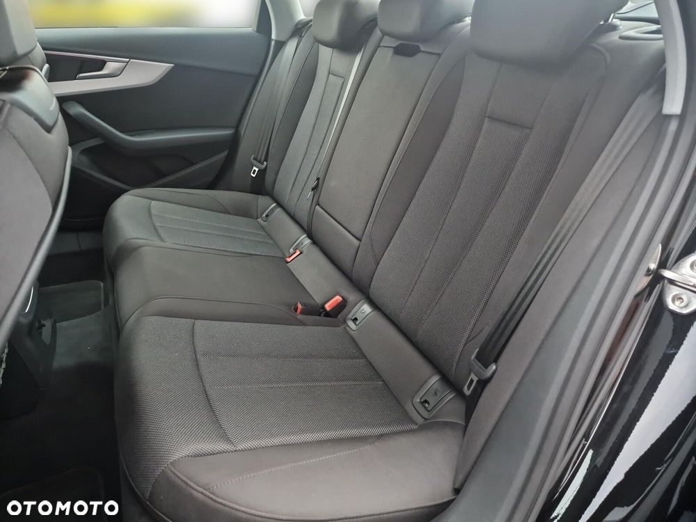 Audi A4 Limousine - 16