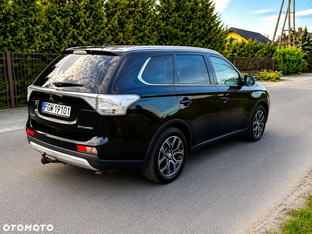 Mitsubishi Outlander 2.2 DID Intense + 4WD - 2
