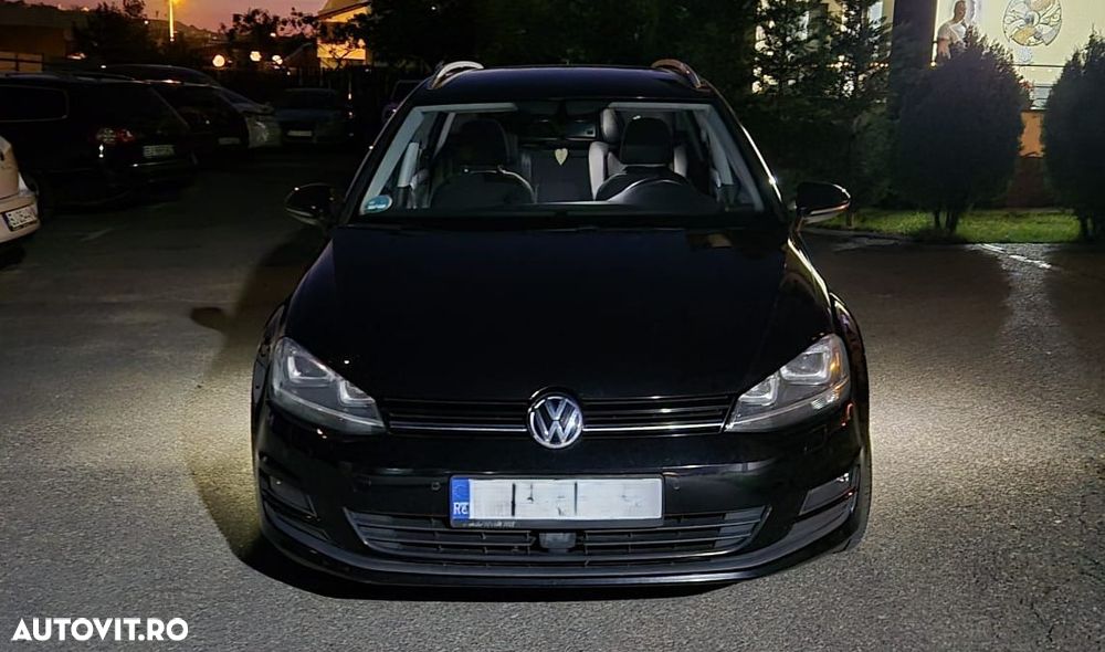 Volkswagen Golf - 10