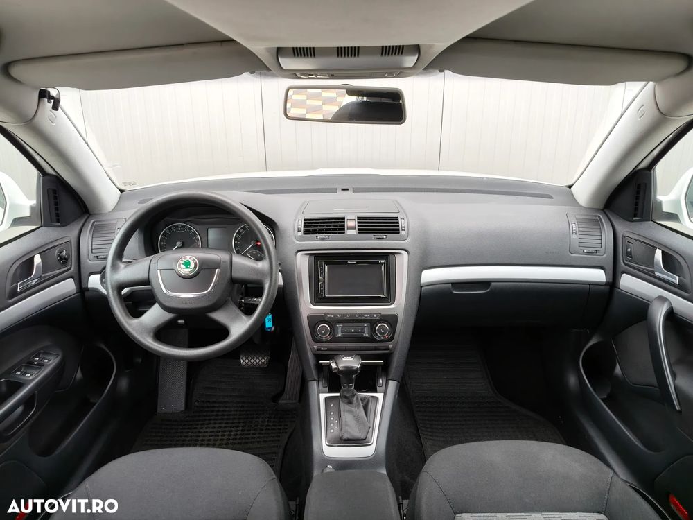 Skoda Octavia 1.6 TDI DPF DSG Classic - 8