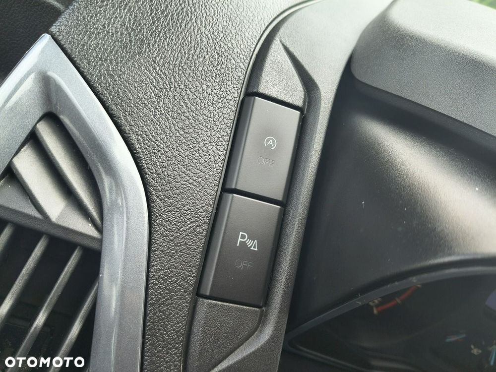 Ford Tourneo Custom - 16