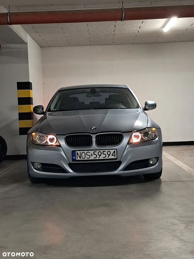 BMW Seria 3 318d - 11