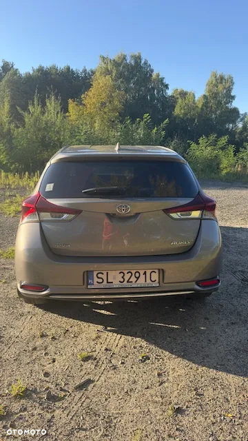 Toyota Auris 1.6 Premium Comfort - 4