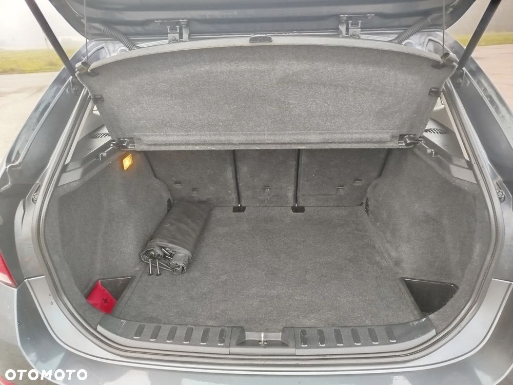 BMW X1 sDrive18d xLine - 11