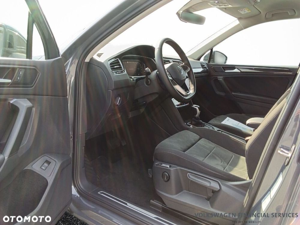 Volkswagen Tiguan - 10