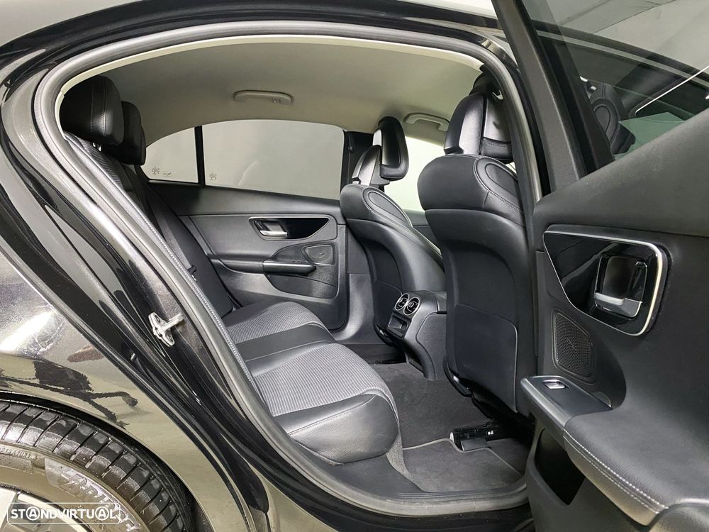 Mercedes-Benz C 220 d Avantgarde — fotografia 17
