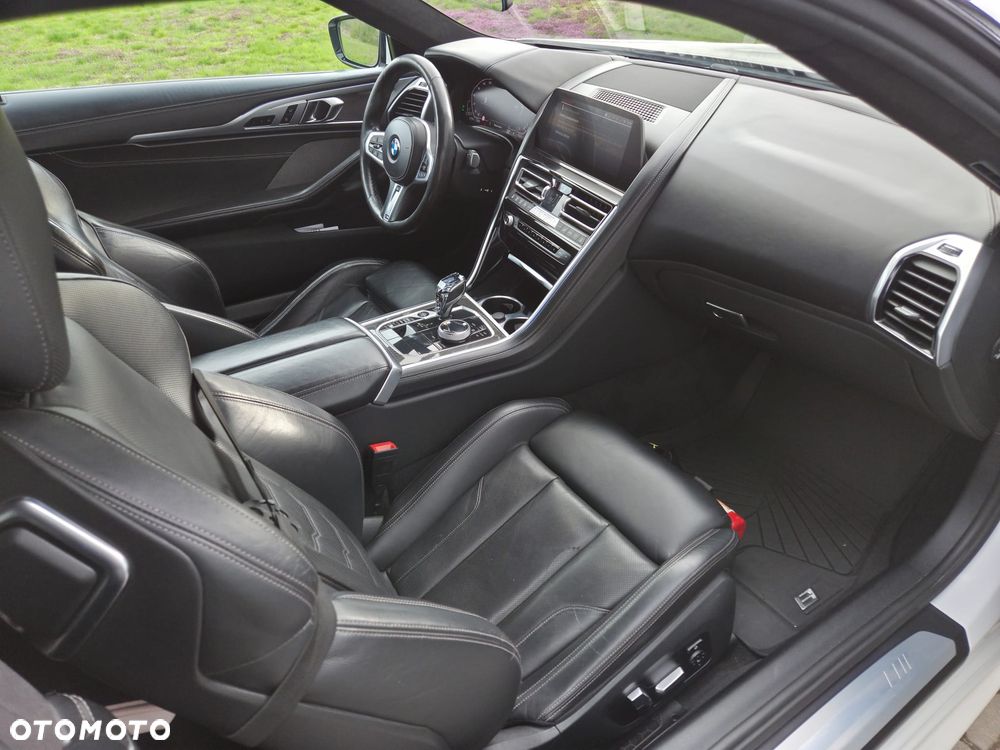 BMW Seria 8 - 17