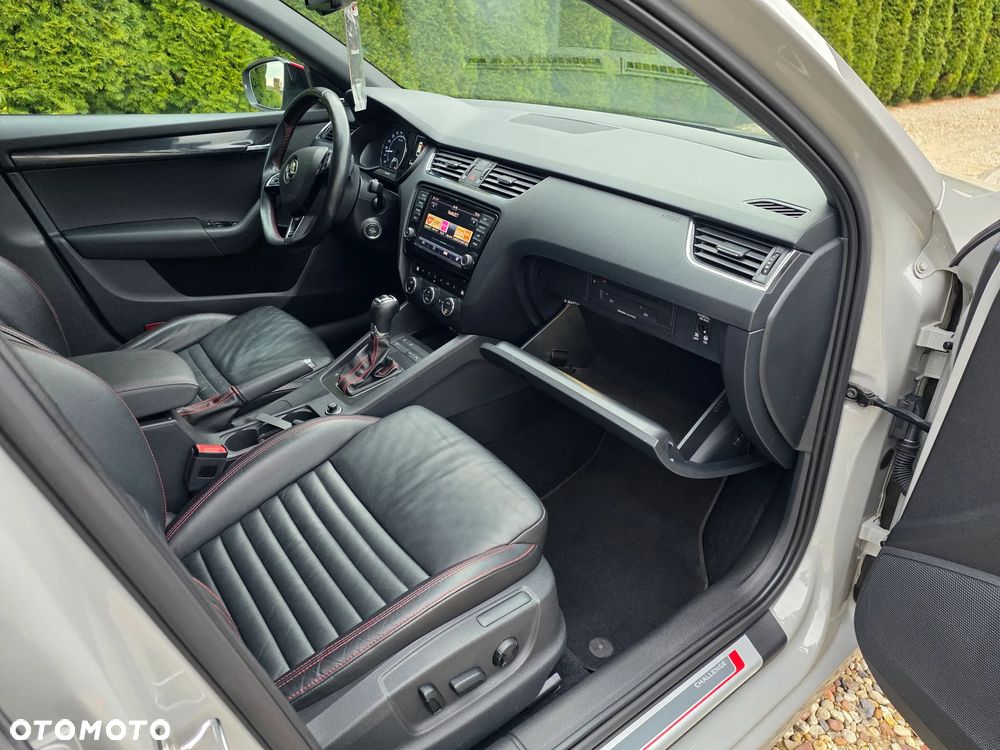Skoda Octavia 2.0 TDI DSG RS - 21
