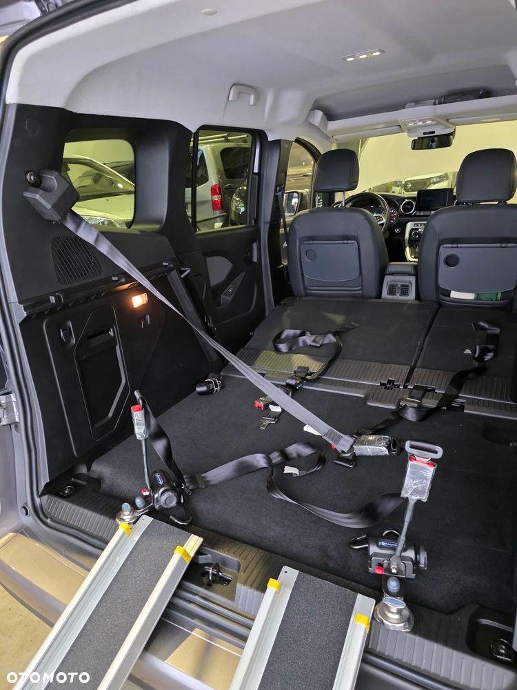 Mercedes-Benz Klasa T 180 d Progressive - 8