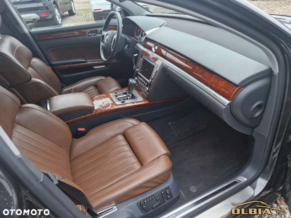 Volkswagen Phaeton - 26