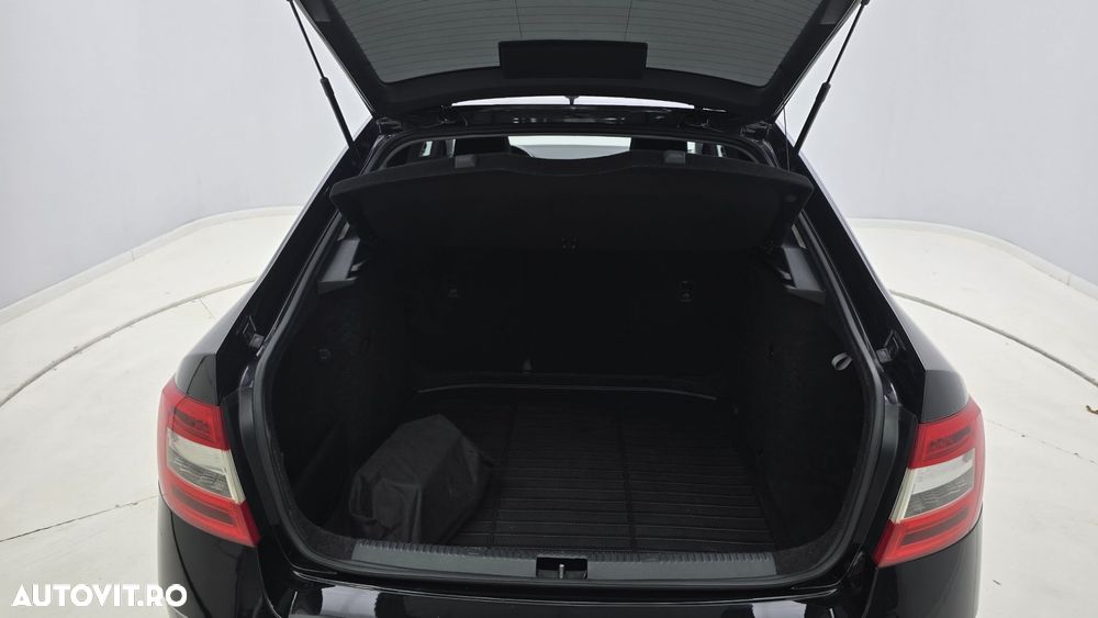 Skoda Octavia 2.0 TDI DSG Ambition - 25