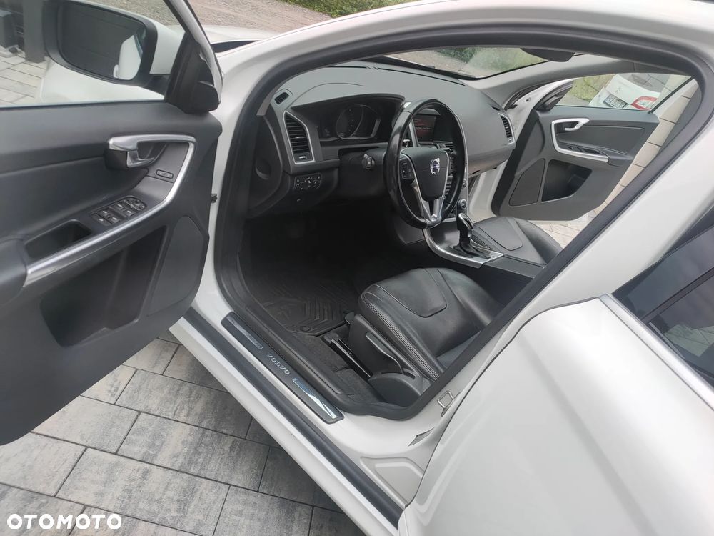 Volvo XC 60 D3 Drive-E Momentum - 26