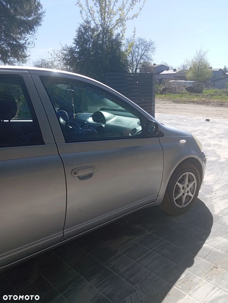 Toyota Yaris 1.0 Luna - 16