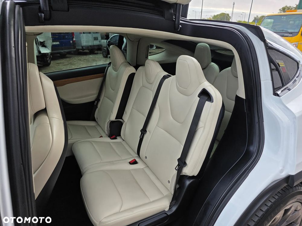 Tesla Model X Long Range Plus - 17