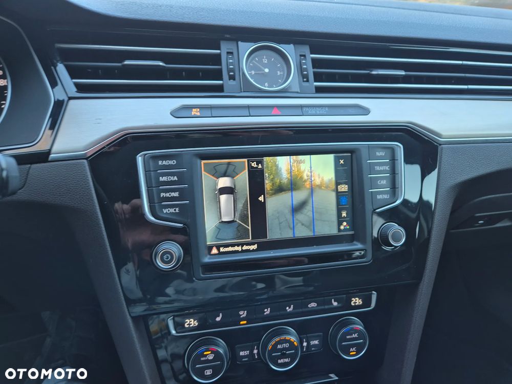 Volkswagen Passat 1.8 TSI (BlueMotion Technology) DSG Highline - 38