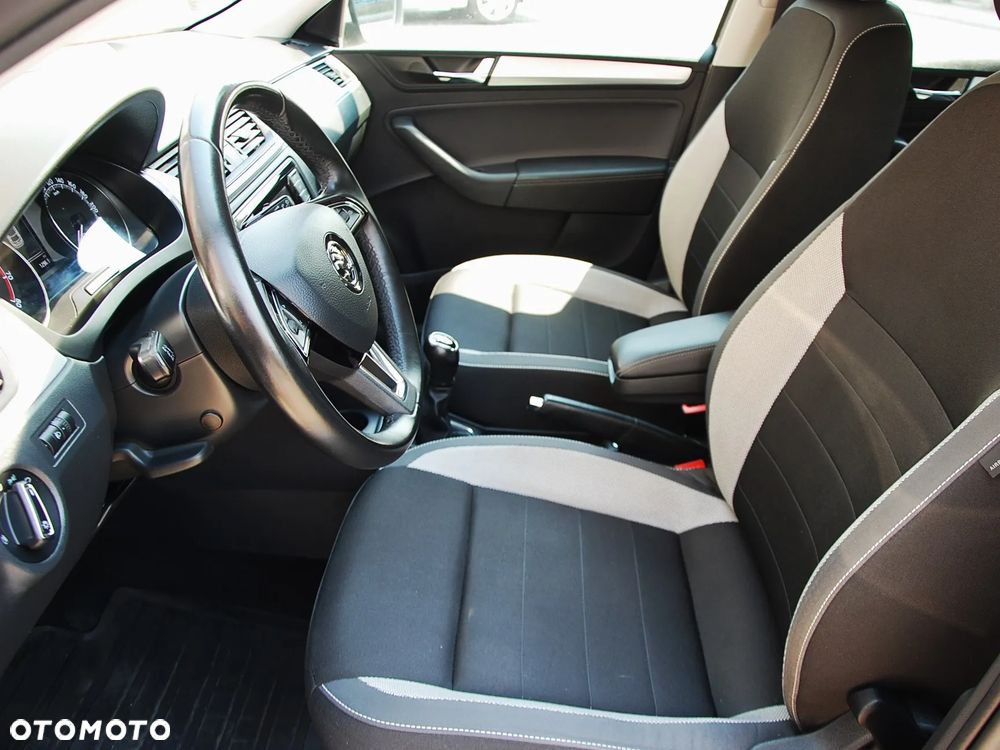 Skoda RAPID 1.0 TSI Ambition - 8