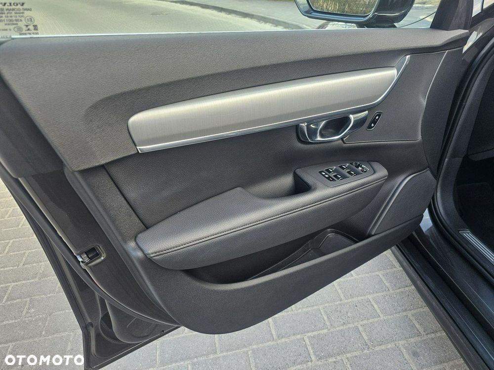 Volvo V90 D4 Momentum Pro - 25