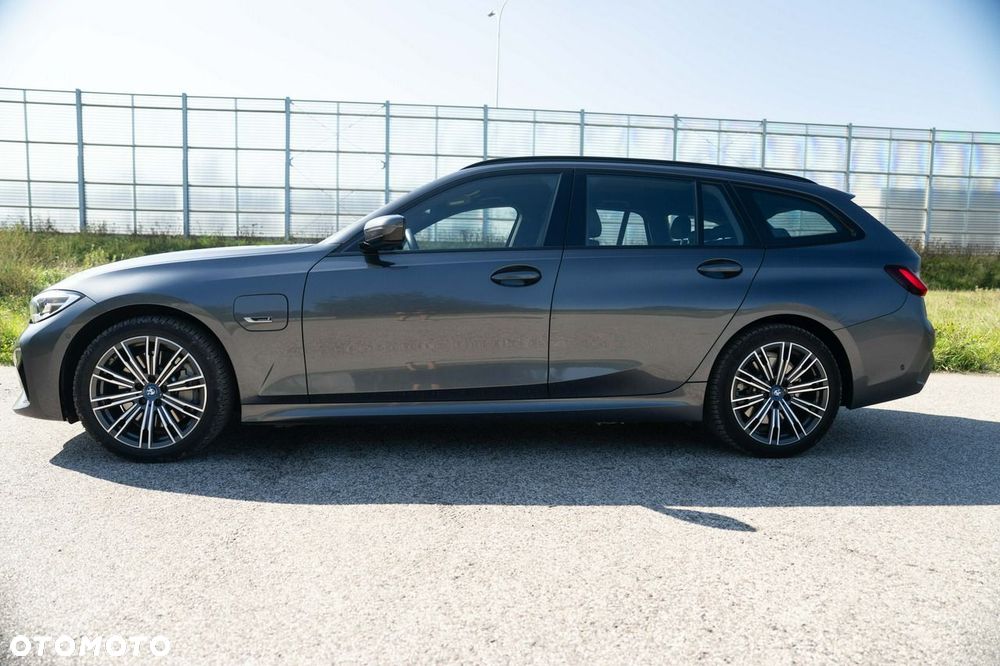 BMW Seria 3 330e PHEV M Sport - 11