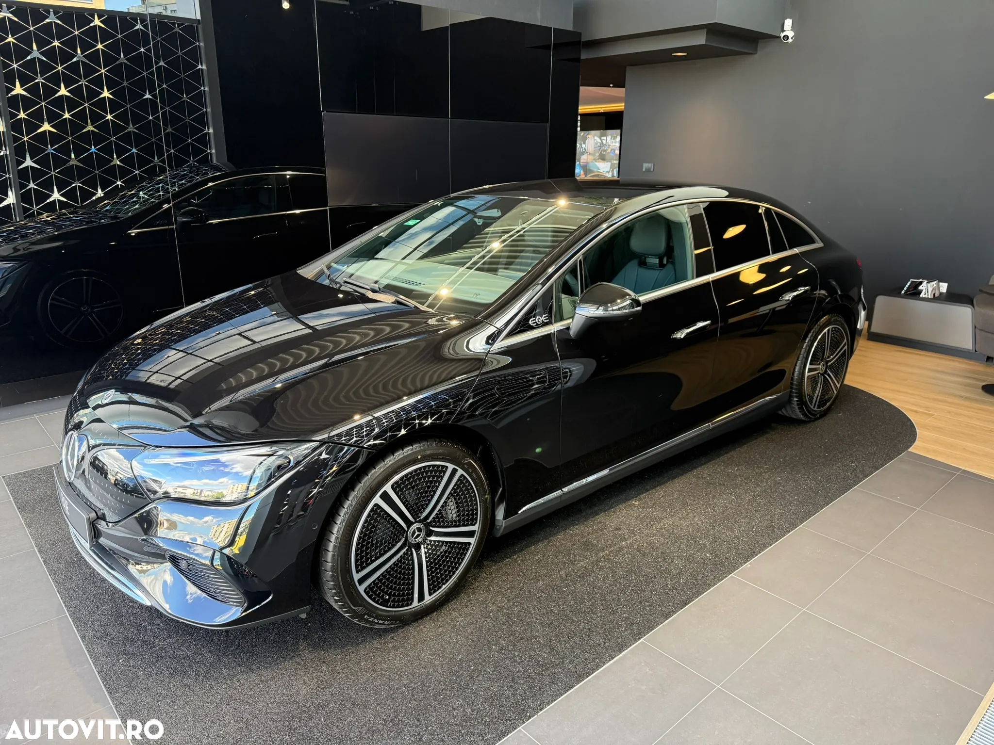 Mercedes-Benz EQE 350 4MATIC - 3