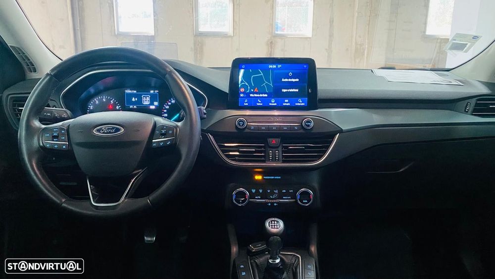 Ford Focus 1.0 EcoBoost Active X - 4