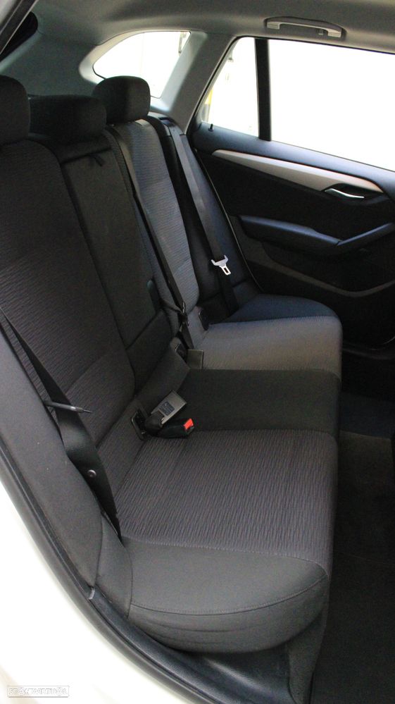 BMW X1 sDrive18d Sport Line - 27