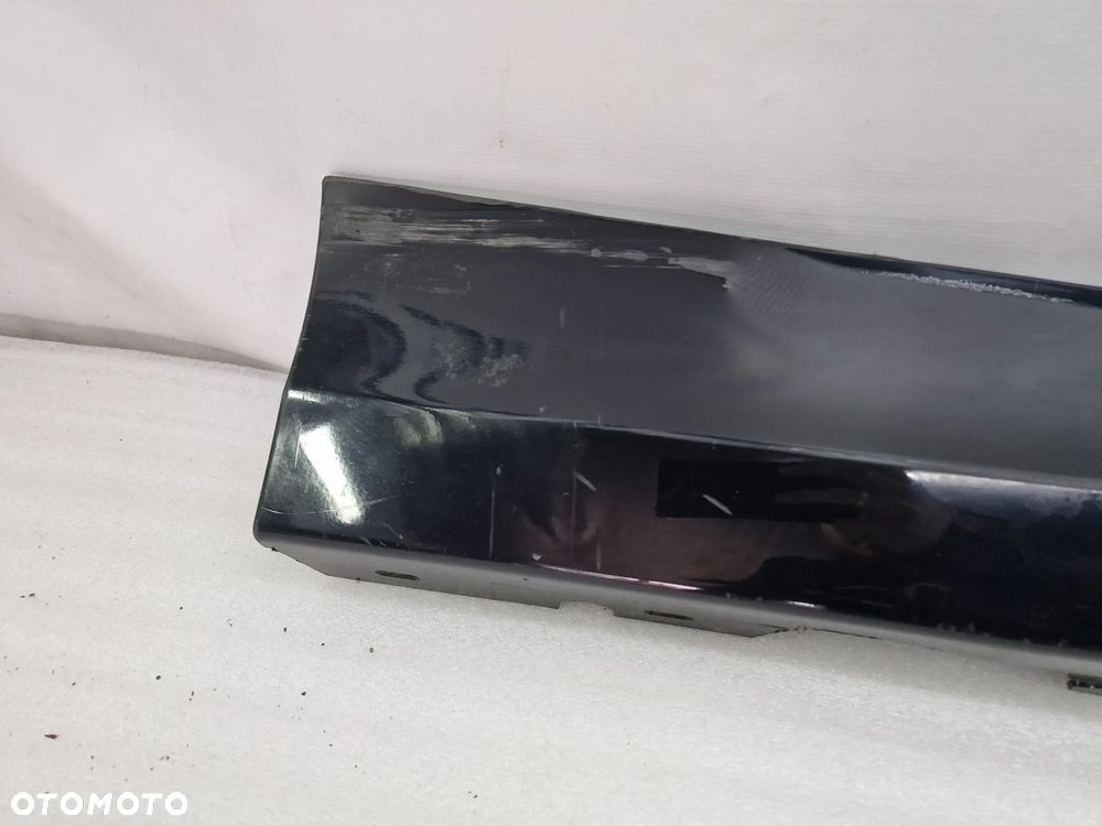 BMW E87 LIFT 07- PRAWA LISTWA PROGOWA PRZEDNIA PRZÓD / NAKŁADKA PROGU , NR 5177-7184354 / 7184354 , NR AUKCJI PR436 - 3