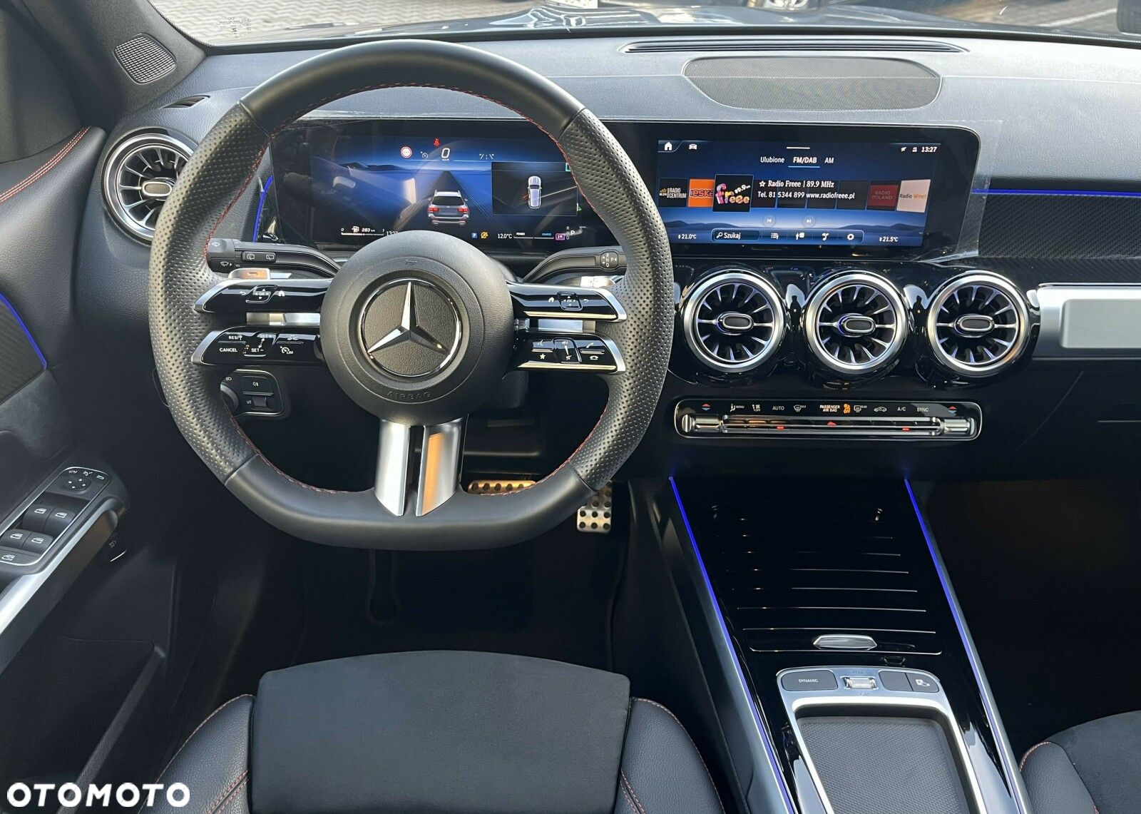 Mercedes-Benz GLB - 11
