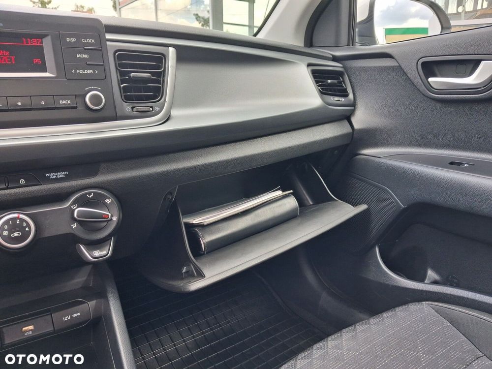 Kia Rio - 23