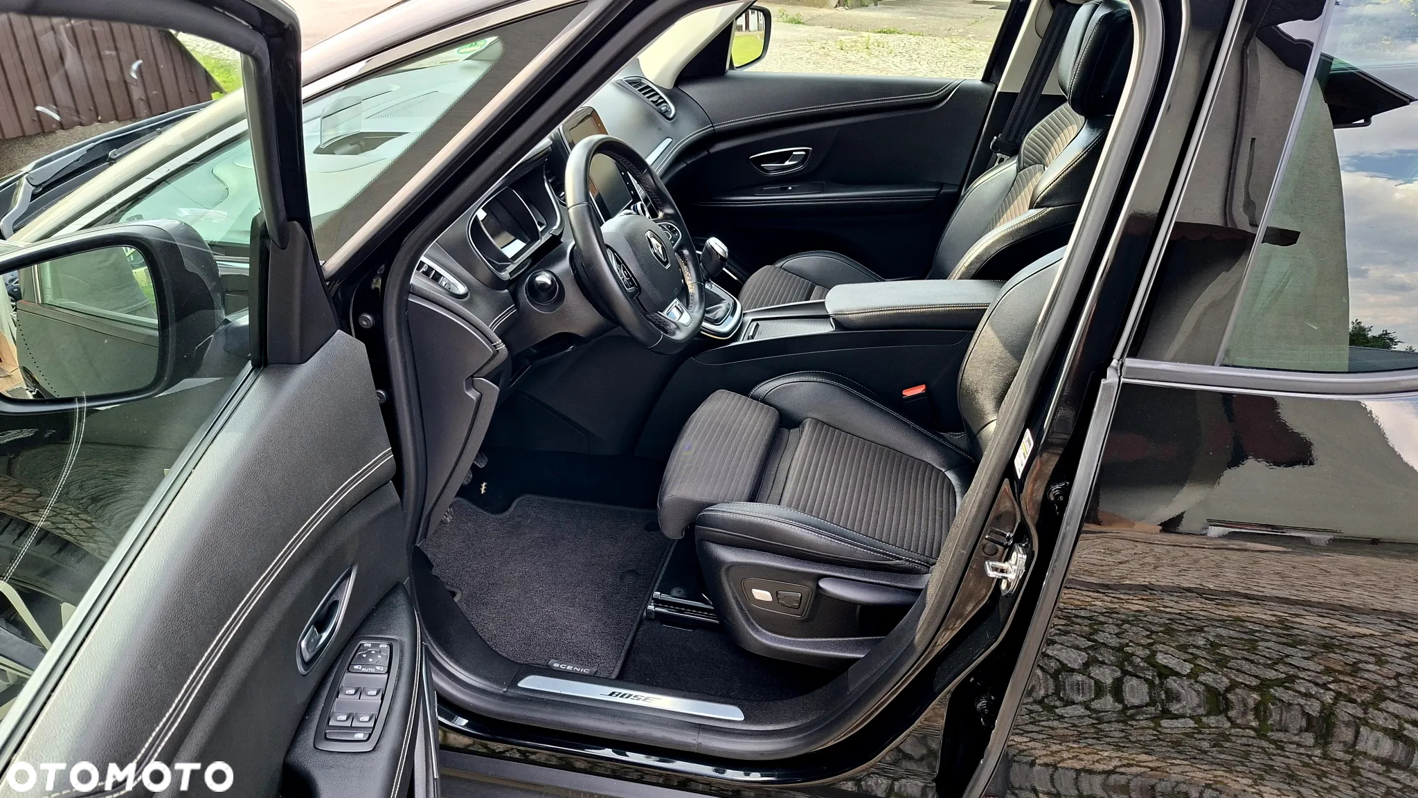 Renault Scenic ENERGY dCi 130 Euro 6 S&S Bose Edition - 23