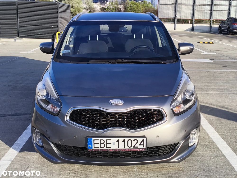 Kia Carens - 10