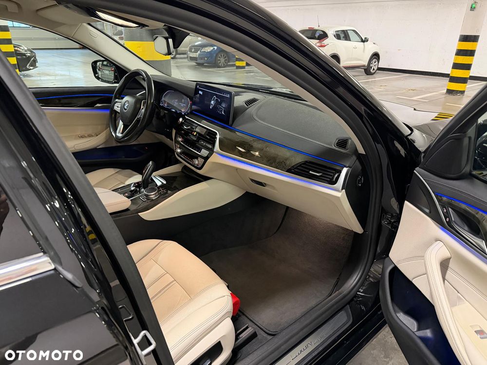 BMW Seria 5 520d xDrive Luxury Line - 13
