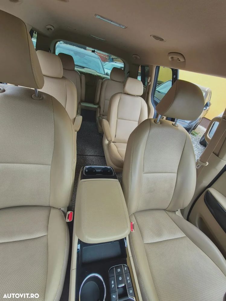 Kia Carnival - 14