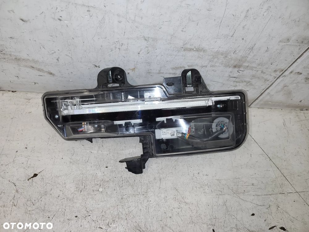 Mazda CX30 CX-30 halogen led DRL prawy