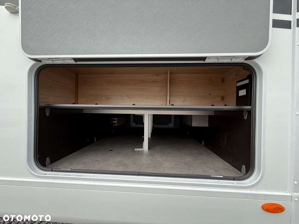 Dethleffs Family XL - 12