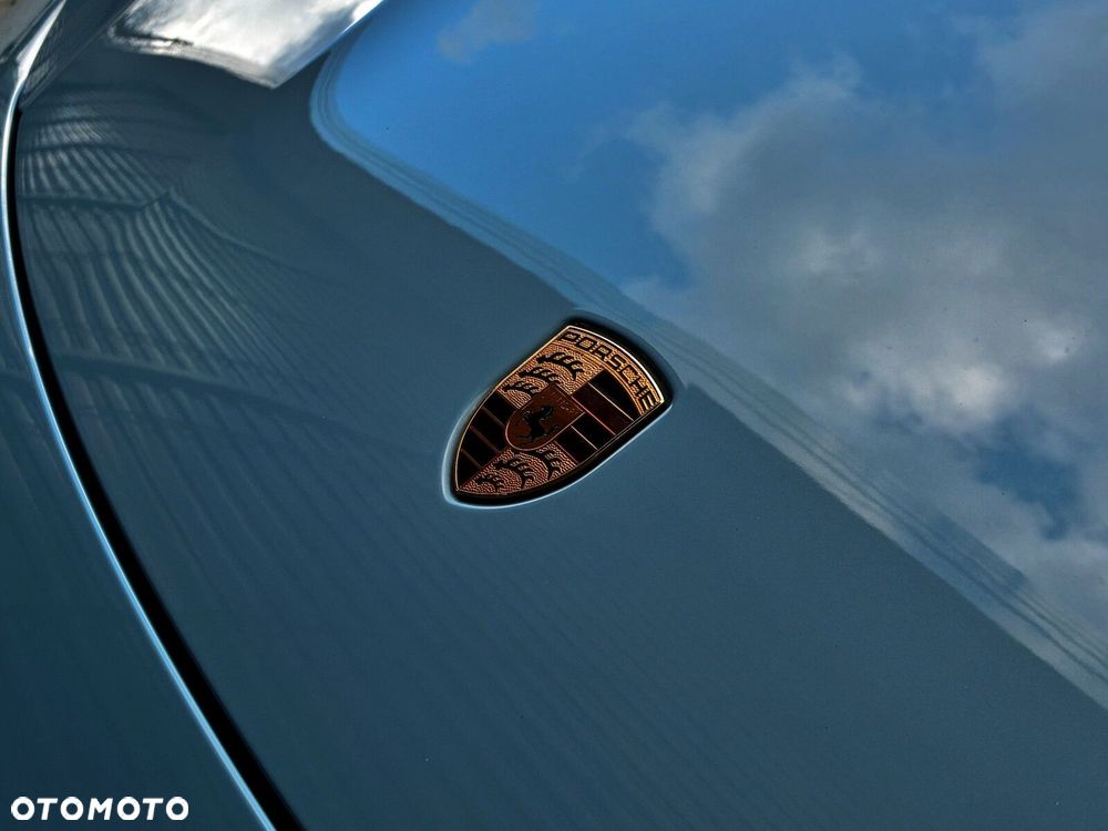 Porsche Taycan - 10