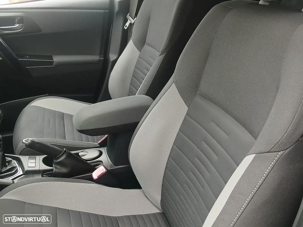 Toyota Auris Touring Sports 1.4 D-4D Exclusive+Navi - 13