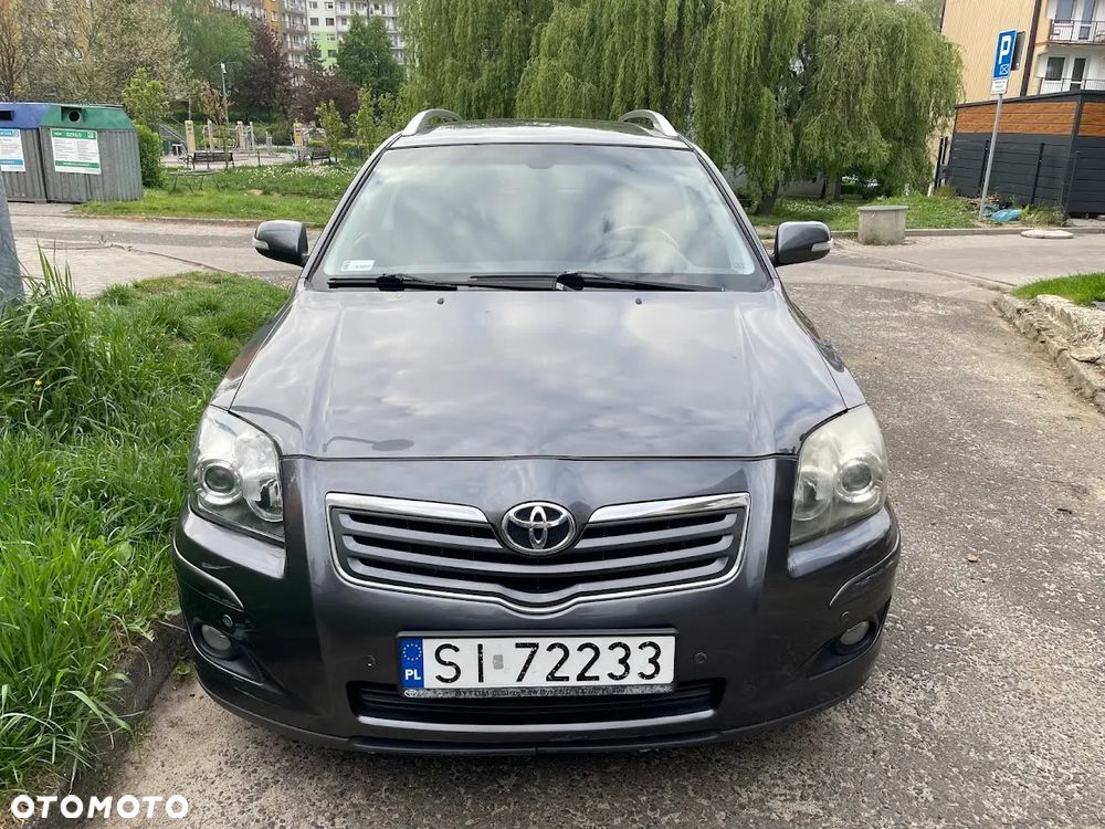 Toyota Avensis 2.0 D-4D Luna - 1