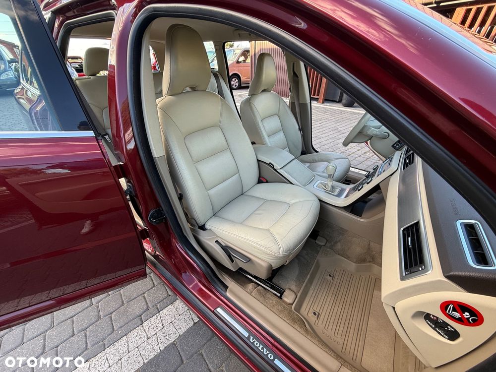Volvo V70 2.0 Momentum - 27