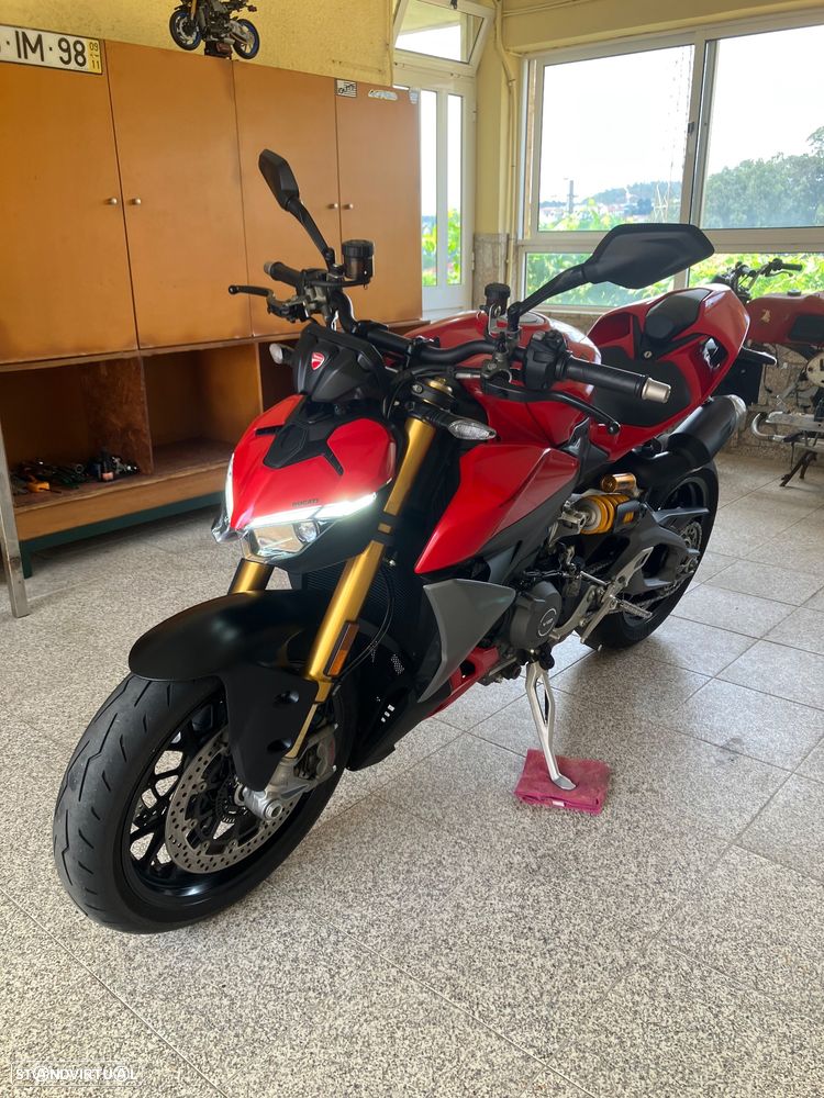 Ducati Streetfighter V2S - 11