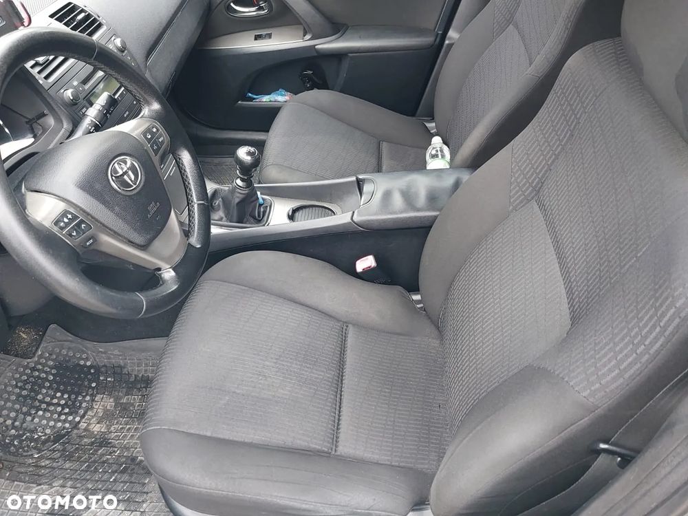 Toyota Avensis 2.0 D-4D 2010 - 6