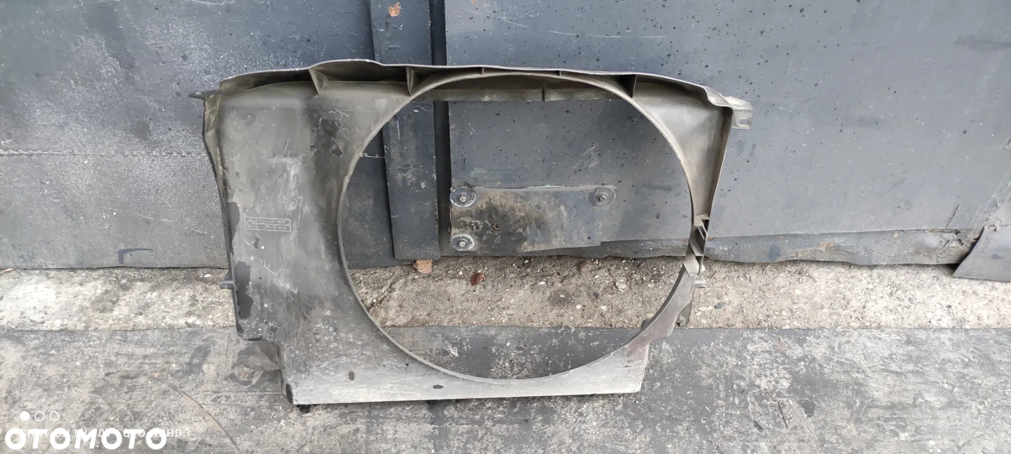 Obudowa osłona wentylatora wisko BMW e39 2,5d 3,0d 2247348 - 4