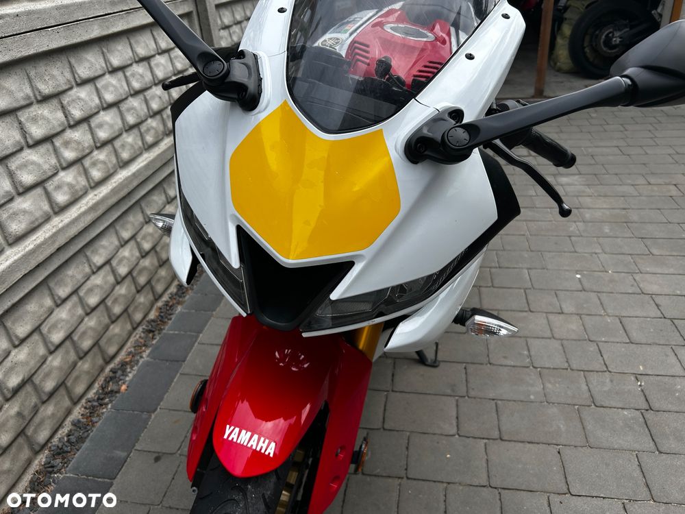 Yamaha YZF - 12