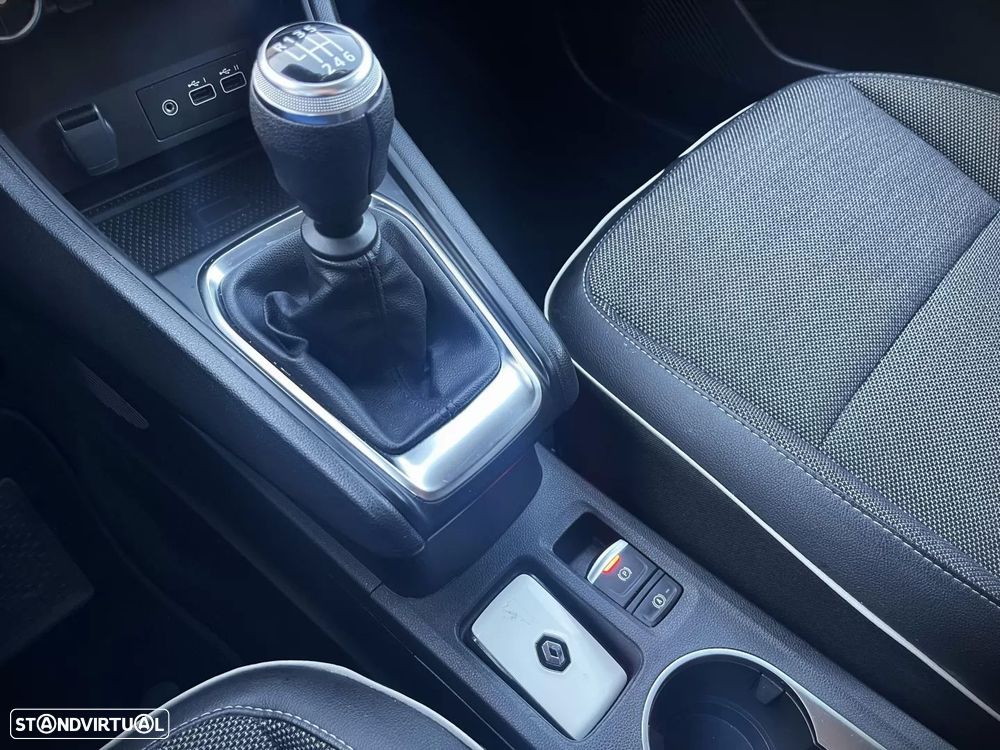 Renault Captur 1.0 TCe Techno Bi-Fuel - 19