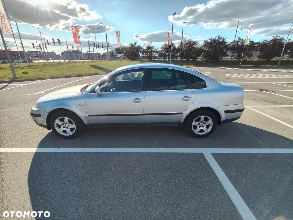 Volkswagen Passat 1.9 TDI Basis - 9
