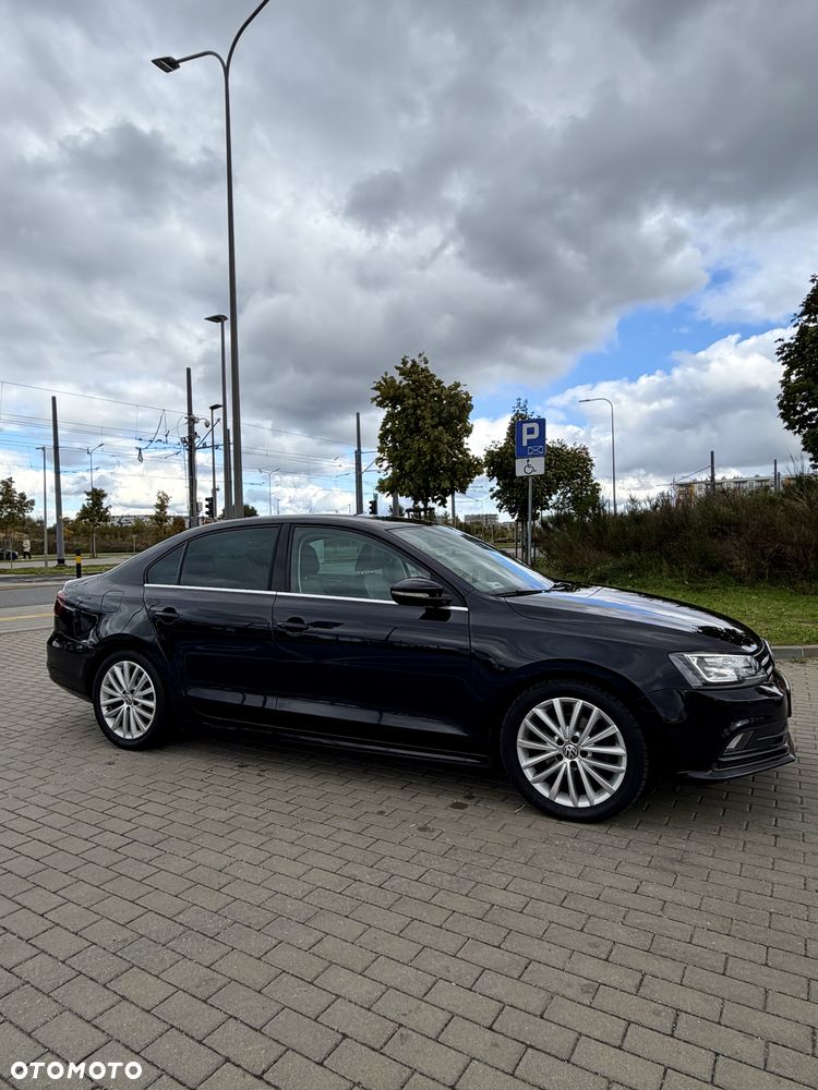 Volkswagen Jetta - 3