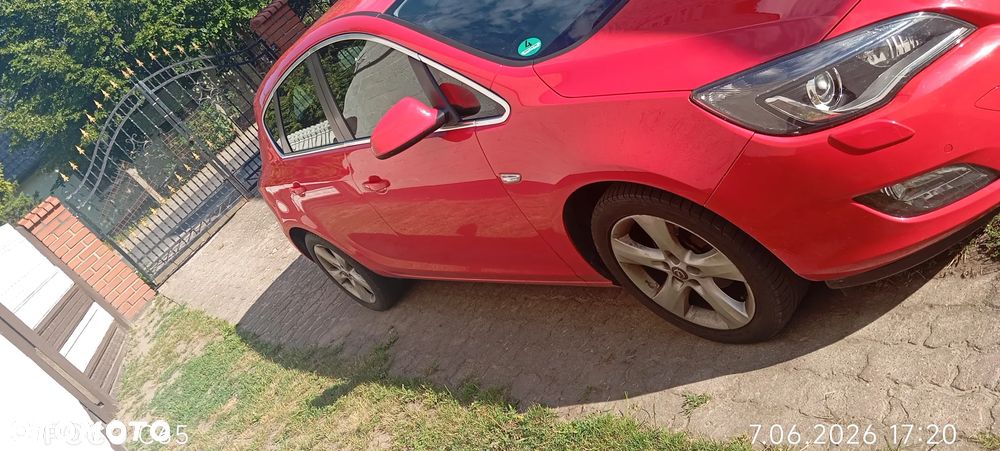 Opel Astra 1.4 Turbo Cosmo - 11