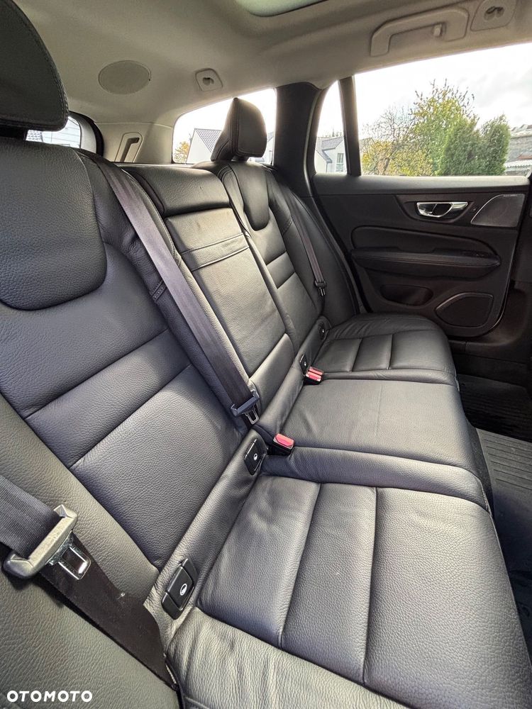 Volvo V60 Cross Country T5 AWD Geartronic - 24